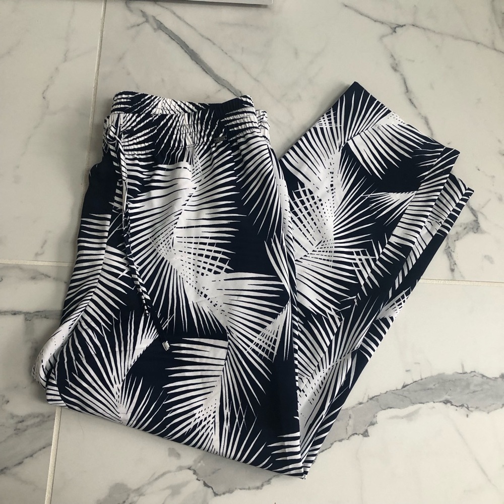 EUC St. John pants fun blue and white pattern